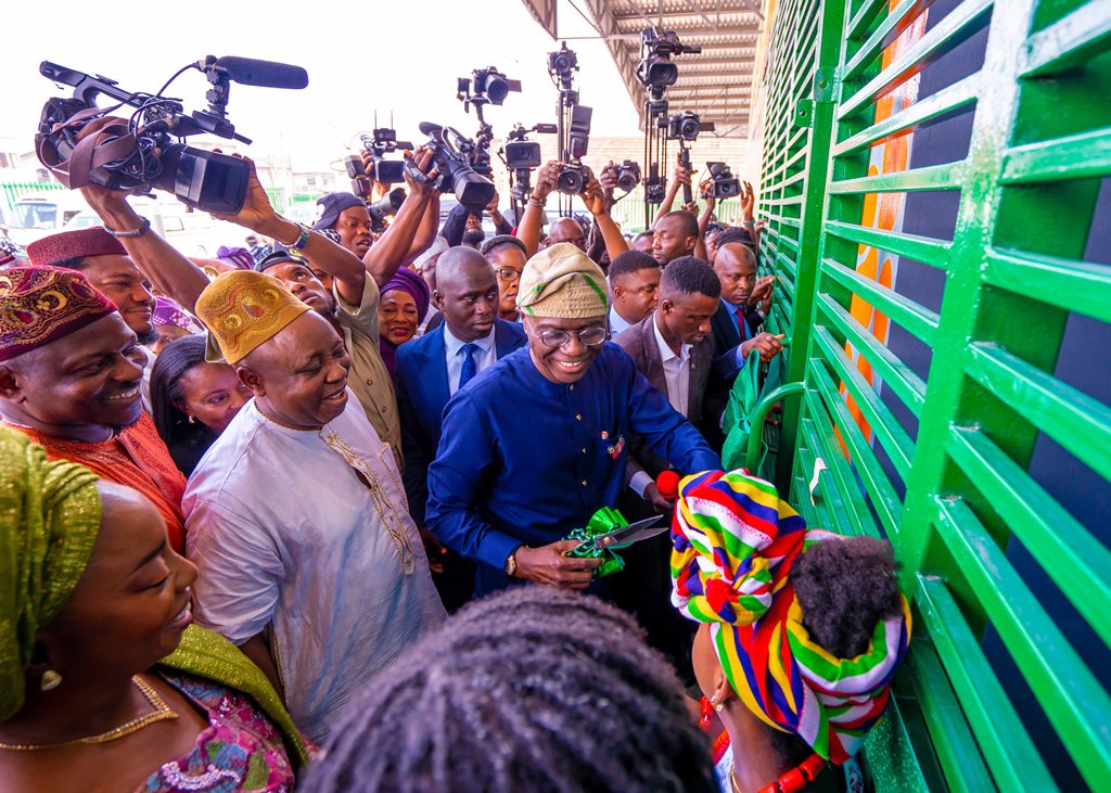 15,000 LAGOS TRADERS GET N50,000 CASH SUPPORT, AS SANWO-OLU LAUNCHES MARKET PALLIATIVE SCHEME